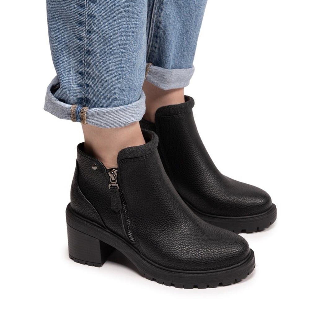 Muk Luks Women’s Black Ankle Boots Block Heel Side Zip Lug Sole Size 7 NEW